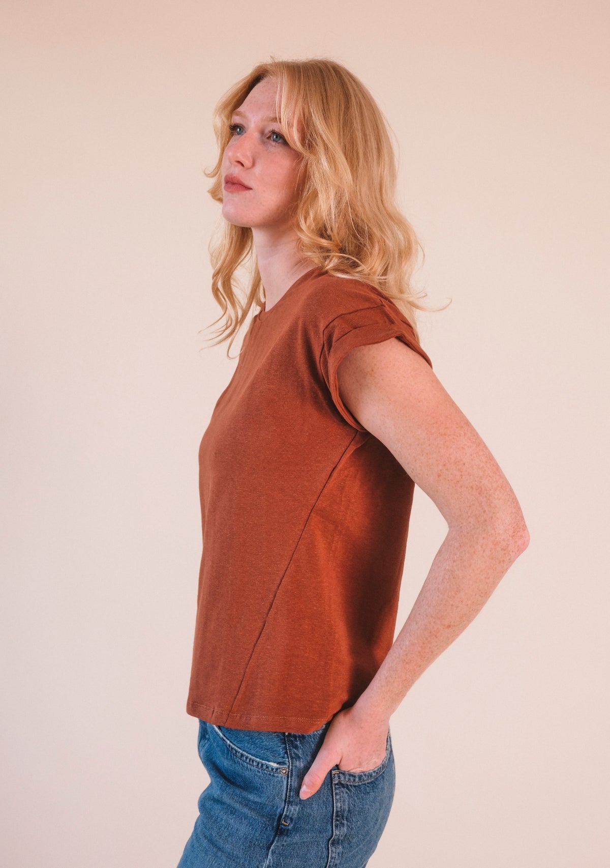 Women's Hemp Tee in the rich color Pecan is made from a blend of Hemp and Organic Cotton Jersey sizex XS-3X Made in America Sustainable Women's Tee