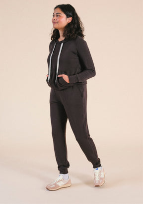 Classic Cuffed Women's Joggers in dark brown. Drawstring and side slit pockets. Made in sizes XS-3X 